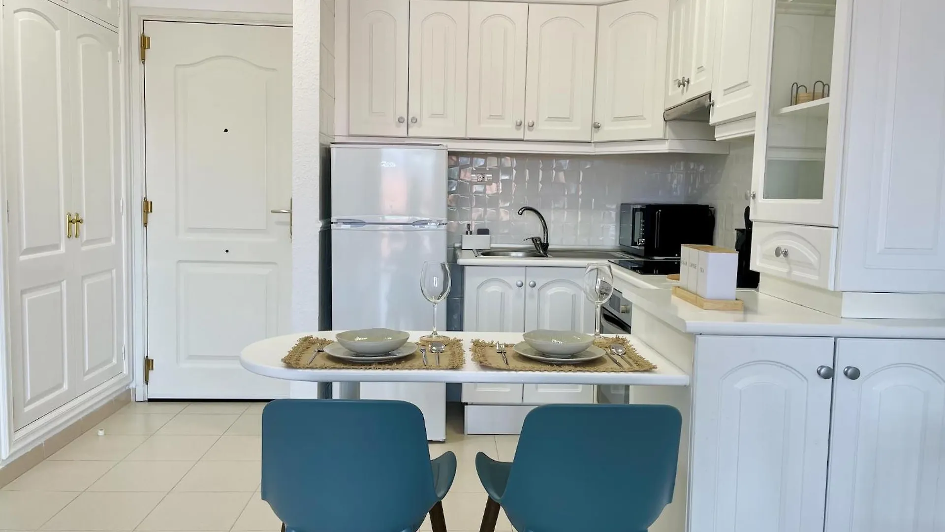 Apartamento Con Piscina Junto Al Mar Arona   Arona (Tenerife)